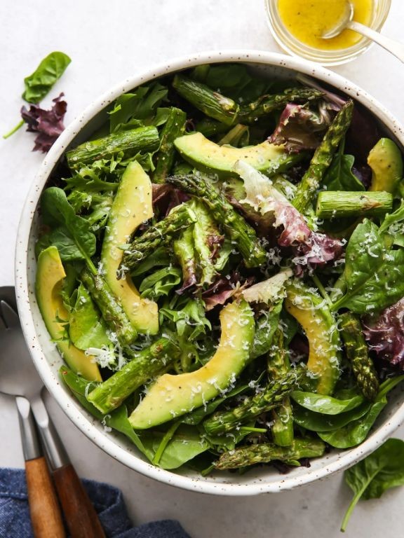 Grilled Asparagus with Avocado Dip
