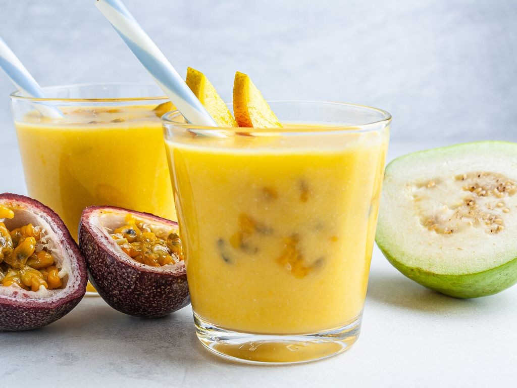 Guava and Mango Smoothie