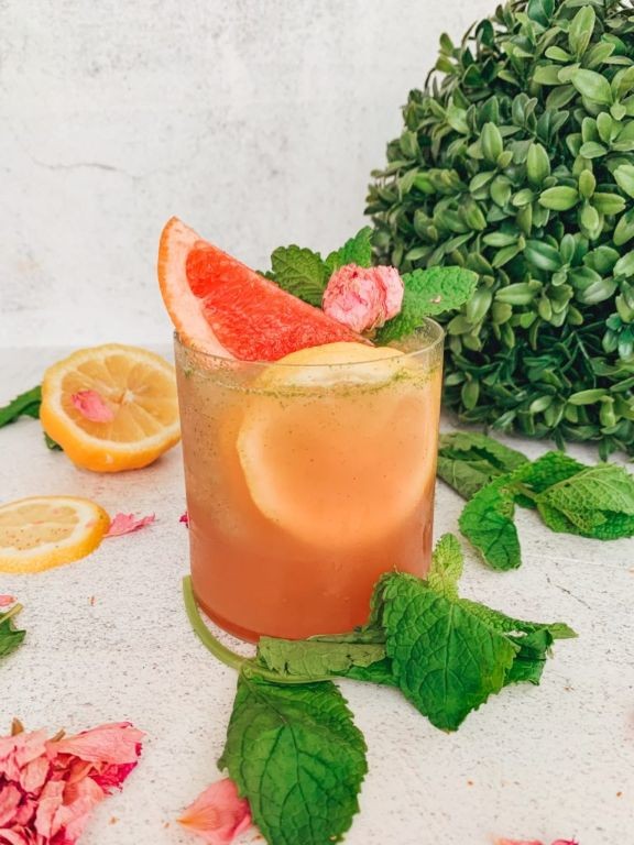 Guava and Mint Lemonade