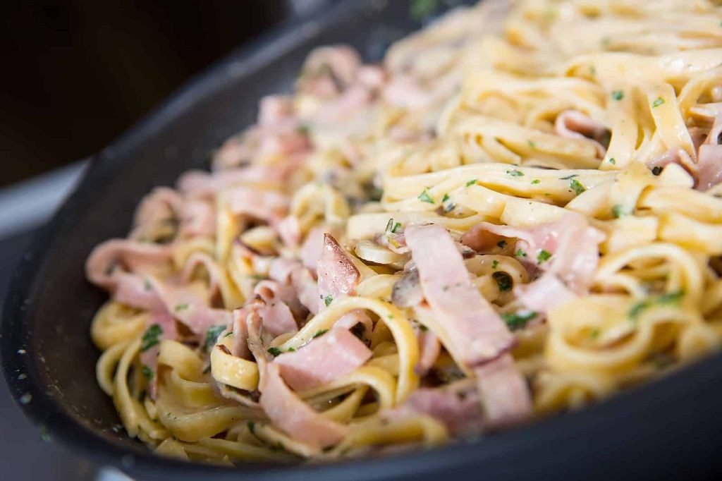Ham and Mushroom Pasta Alfredo
