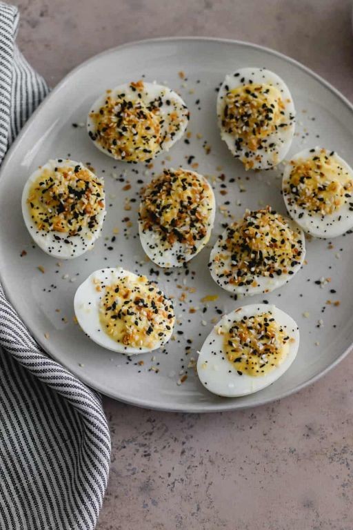 Hard-Boiled Eggs with Everything Bagel Seasoning