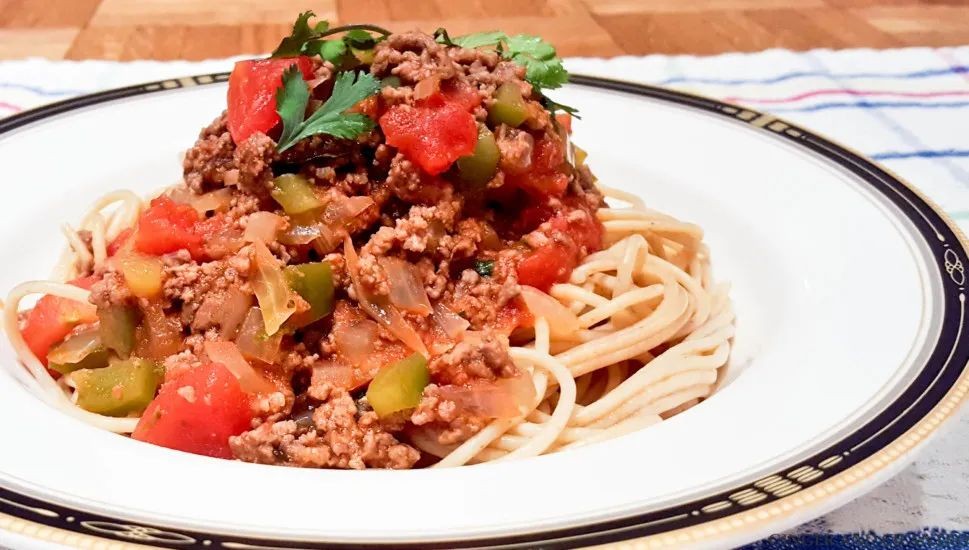 Healthy Beef and Tomato Pasta with Whole Wheat Noodles