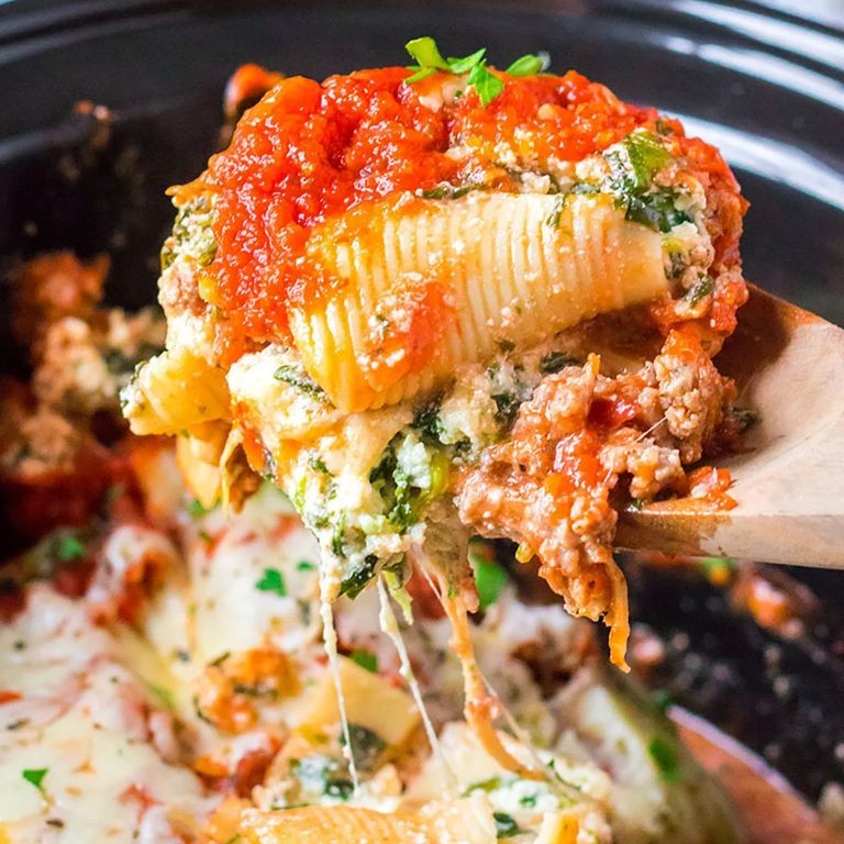 Healthy Crock Pot Beef and Spinach Stuffed Shells