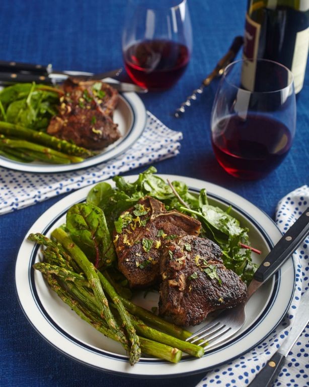 Herbed Lamb Chops and Asparagus Grill Basket