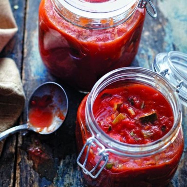 Herbed Tomato Sauce with Oregano and Thyme