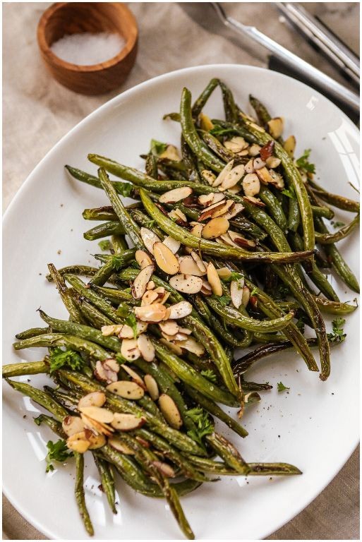 Herbed canned green beans with almonds