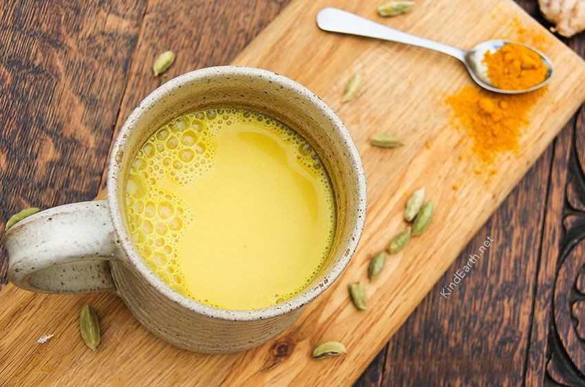 Hot Ginger Milk with Cardamom