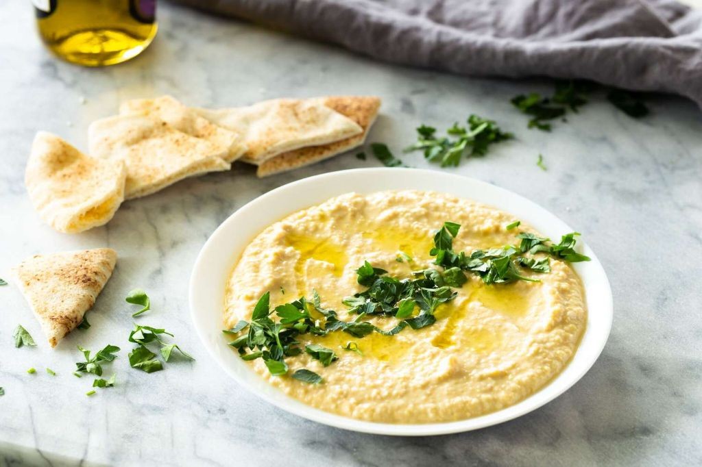 Hummus with Tahini and Lemon
