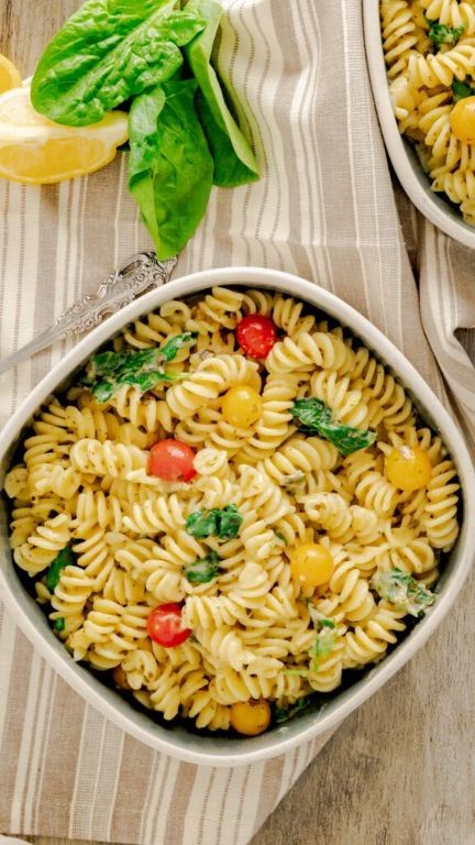 Instant Pot Pesto Pasta with Cherry Tomatoes