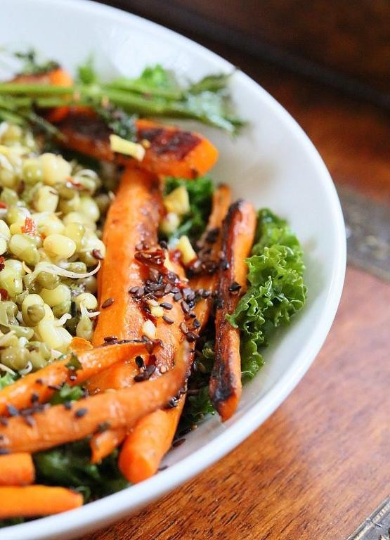 Kale and Mung Bean Sprouts Salad
