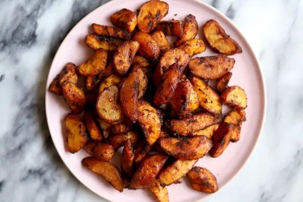 Kelewele (Spicy Fried Plantains)