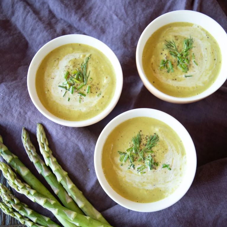 Keto Asparagus and Cheddar Soup