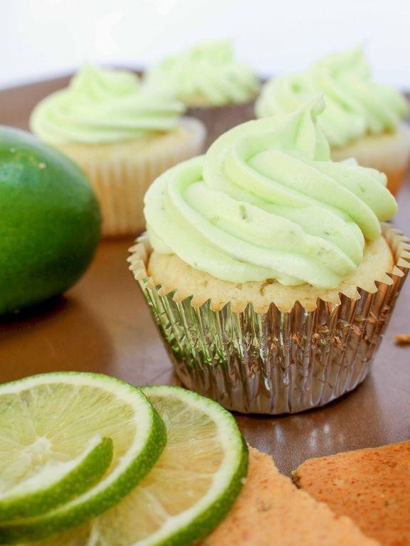 Key Lime Pie Cupcakes with Cream Cheese Frosting