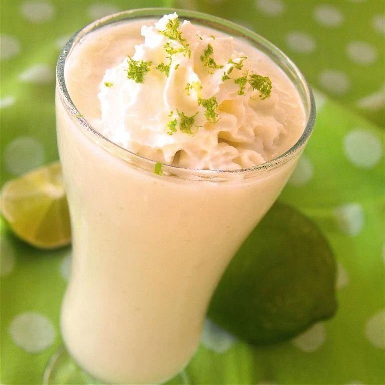 Key Lime Pie Smoothie with Greek Yogurt