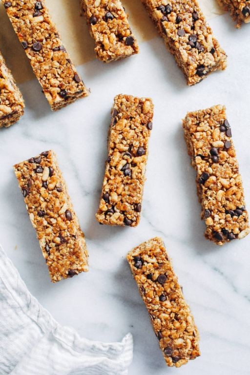 Lactation granola bars with dates and nuts