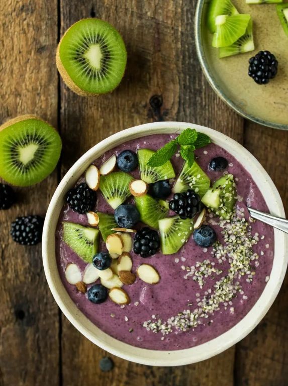 Lactation smoothie bowl with berries and hemp seeds