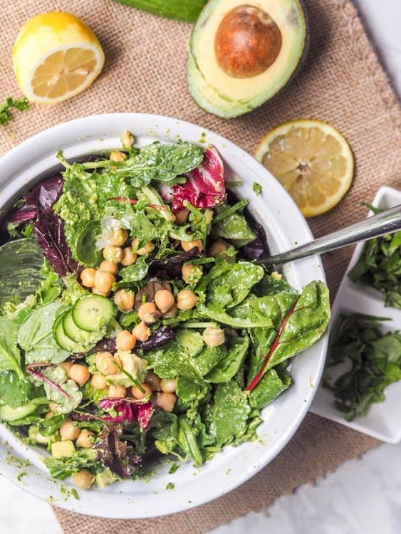 Lactation-friendly avocado and chickpea salad