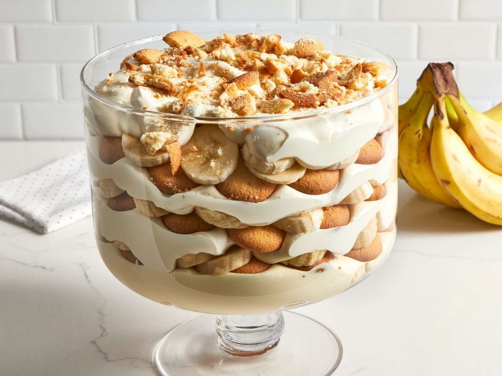 Layered Homemade Banana Pudding with Vanilla Wafers