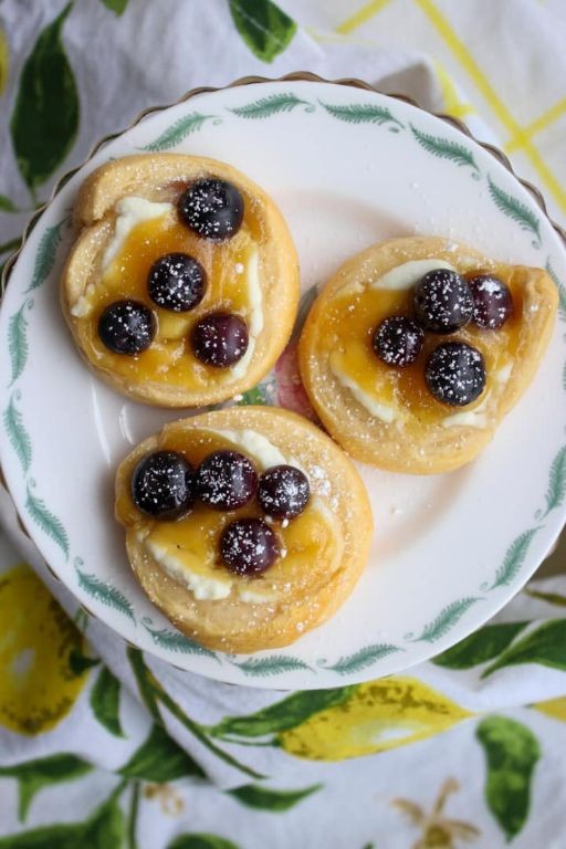 Lemon Curd Crescent Roll Breakfast Tarts