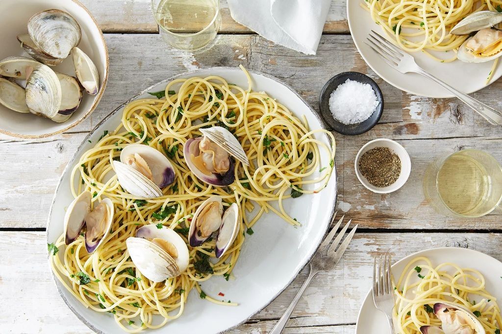Lemon Garlic Clam Sauce with Thin Spaghetti