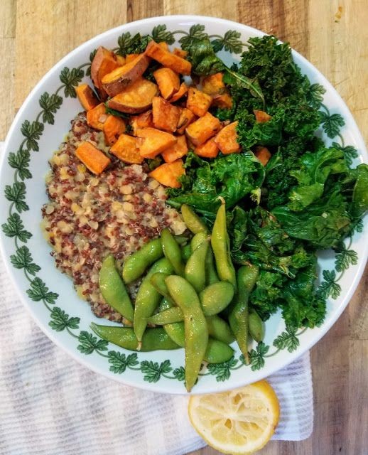 Lemon Garlic Lentil Bowl with Quinoa and Kale