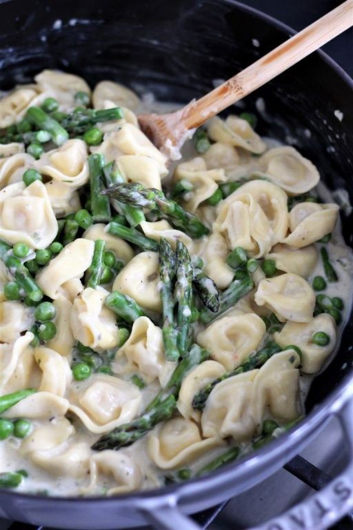 Lemon Garlic Tortellini with Asparagus and Peas