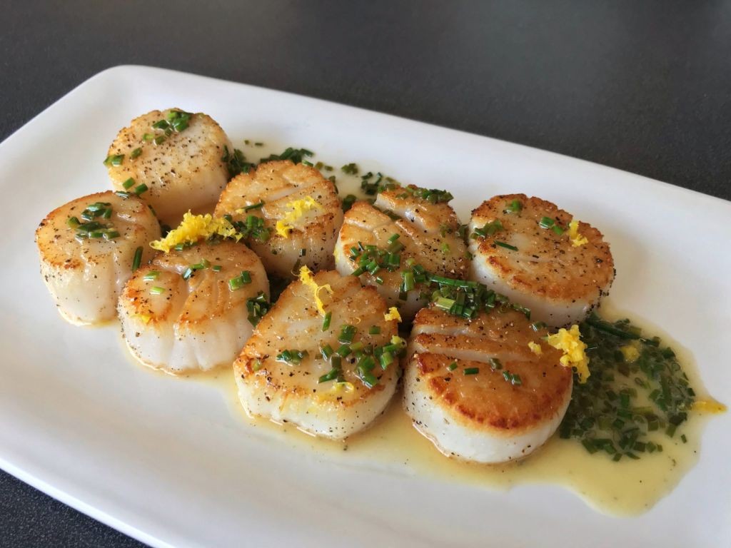 Lemon Herb Pan-Seared Scallops