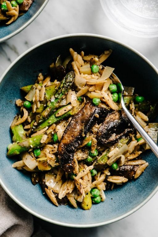 Lemon Orzo with Sautéed Mushrooms and Chives