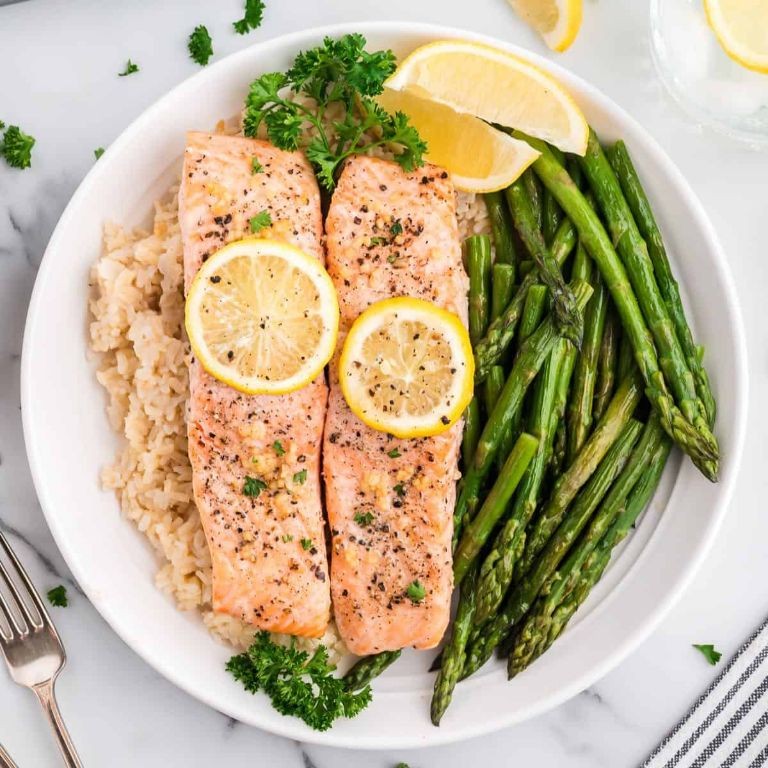 Lemon Pepper Crispy Salmon with Asparagus