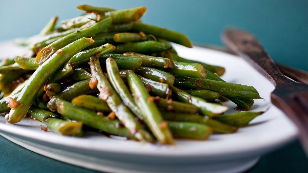Lenten Garlicky Green Bean Stir-Fry