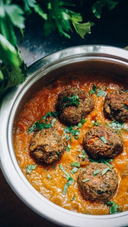 Lentil and Chicken Meatballs with Tomato Sauce