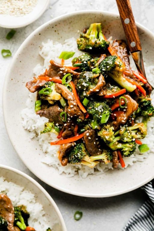 Lobster and Broccoli Stir-Fry with Sesame Seeds