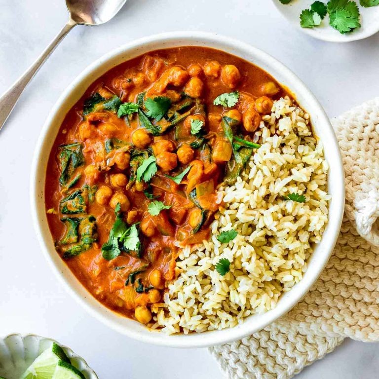 Longevity Spinach and Chickpea Curry