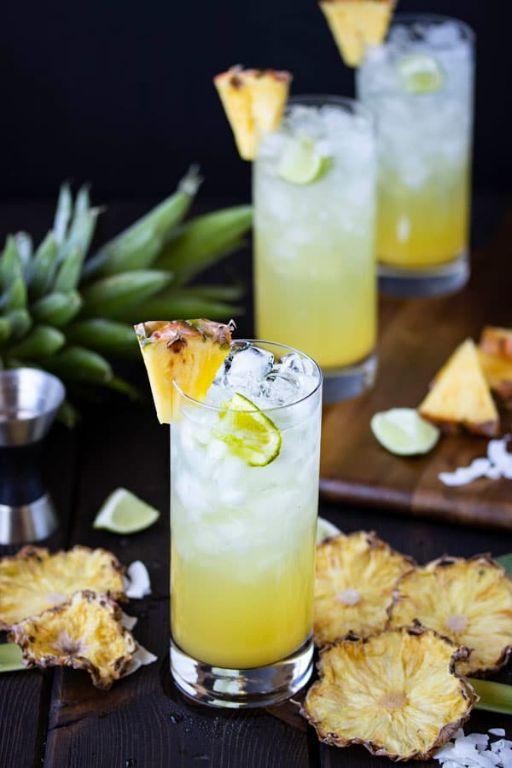 Low-Calorie Coconut Rum and Pineapple Splash