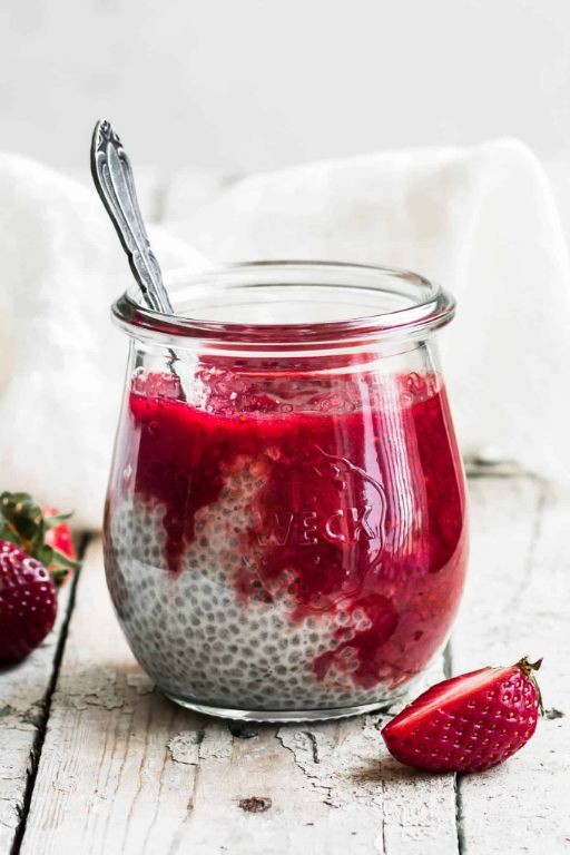 Low-Carb Rhubarb Chia Pudding