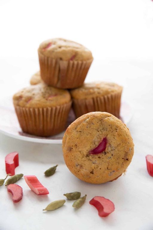 Low-Carb Rhubarb Muffins with Coconut Flour