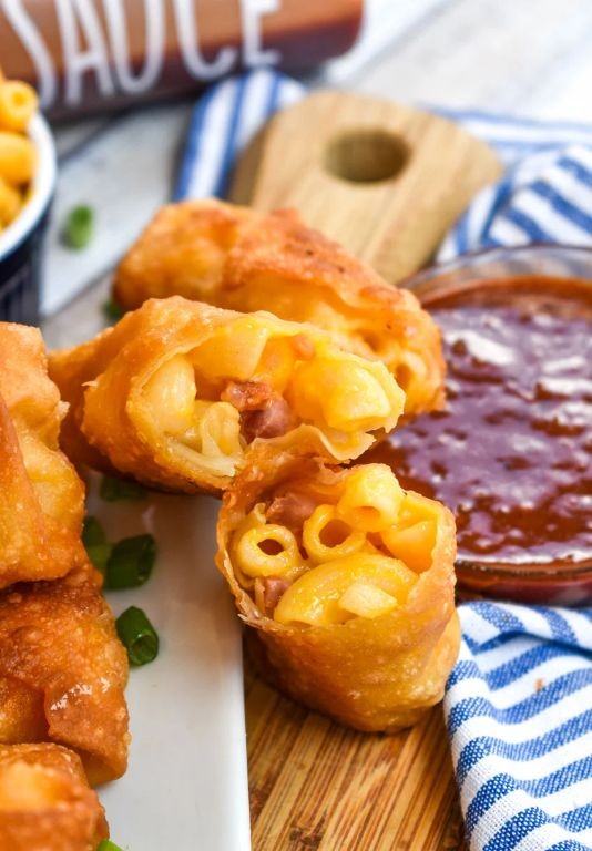 Macaroni and Cheese Egg Rolls