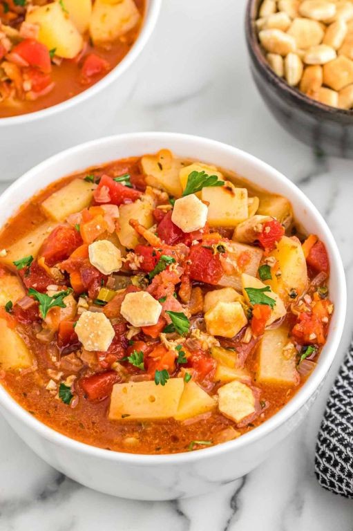 Manhattan-Style Tomato-Based Seafood Chowder