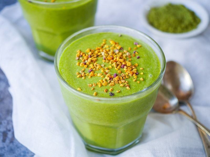 Matcha Smoothie with Banana and Spinach