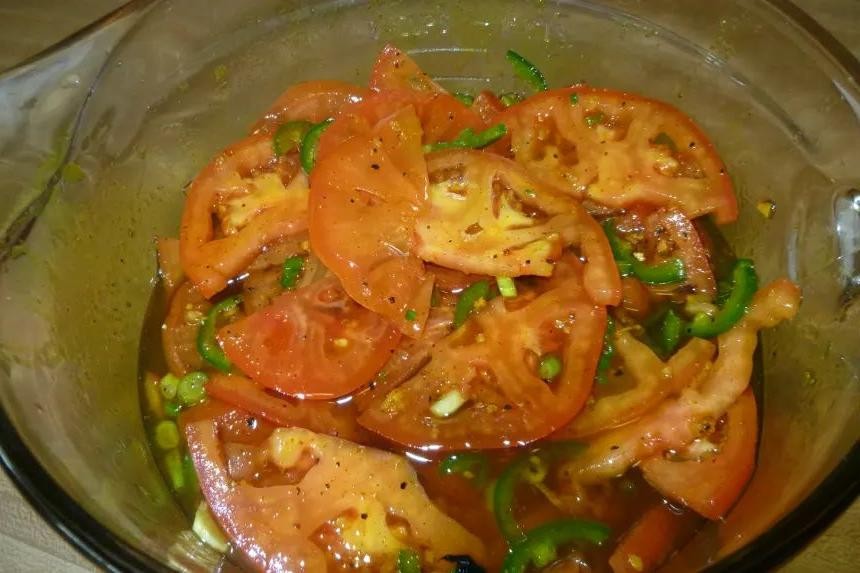 Mexican Pickled Tomatoes with Jalapeños