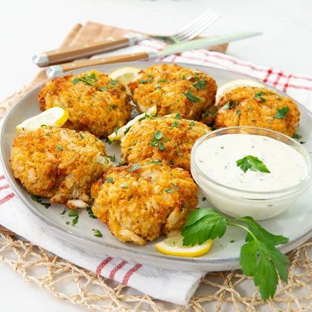 Mini crab cakes with lemon aioli