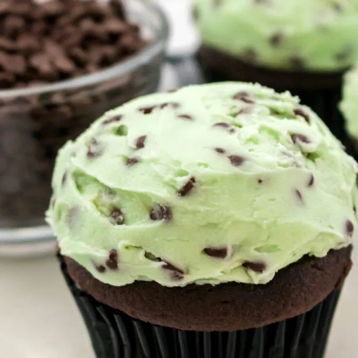 Mint Chocolate Whipped Buttercream Frosting