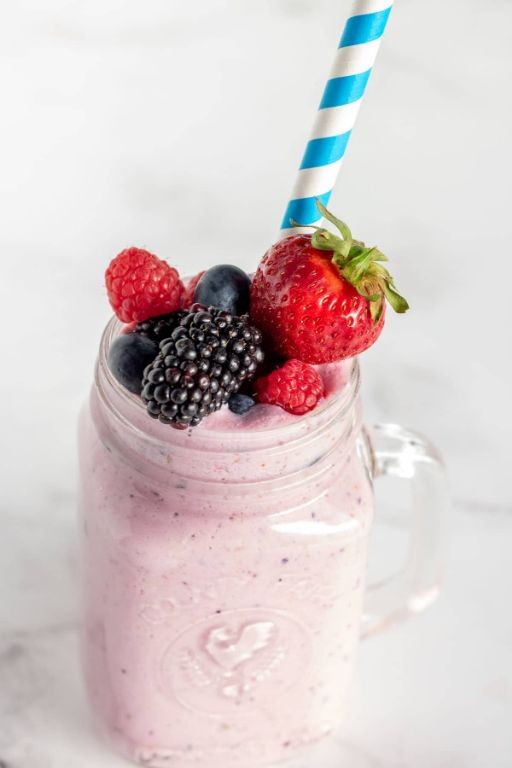 Mixed Berry Oatmeal Bulking Shake