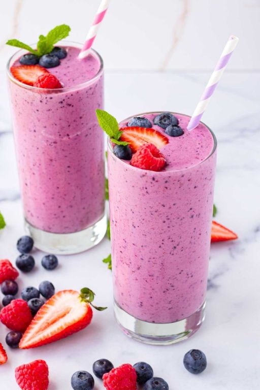 Mixed Berry and Greek Yogurt Smoothie