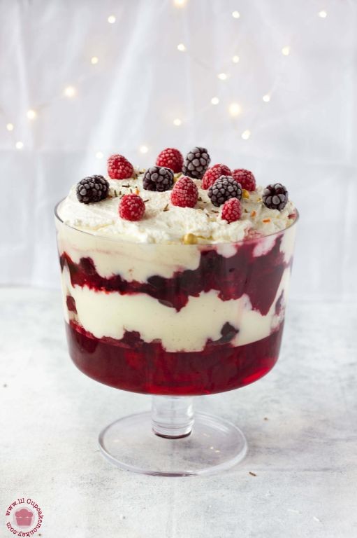 Mixed berry jello trifle