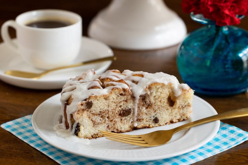 Moist Raisin and Cinnamon Tea Cake