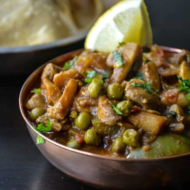 Mushroom and Peas Curry