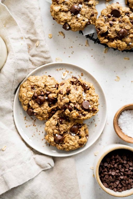 Oatmeal lactation cookies with flaxseed and brewer