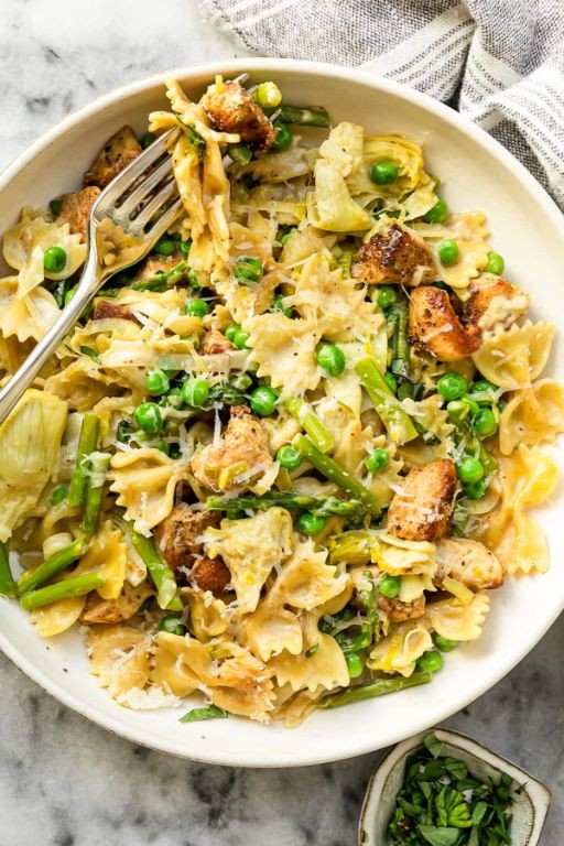One-Pot Rotisserie Chicken Pasta Primavera