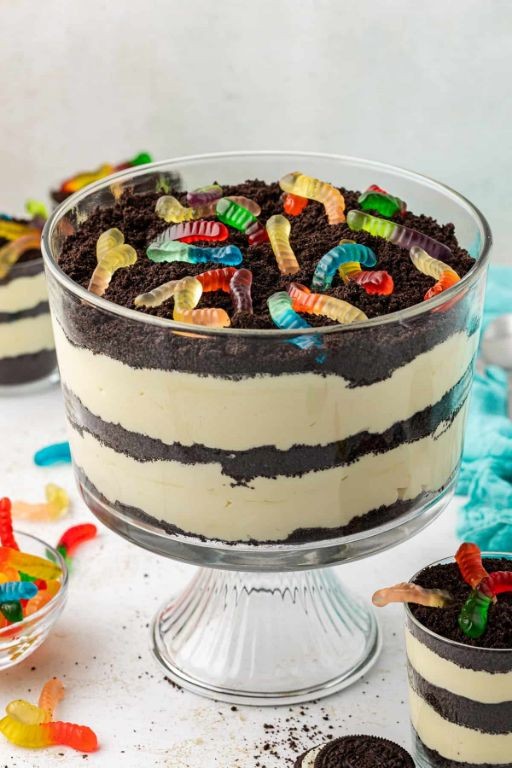 Oreo Dirt Cake with Gummy Worms